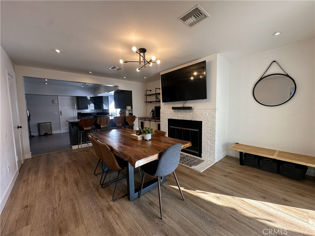 206 W Mountain View Avenue