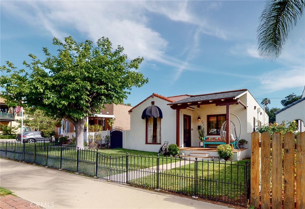 206 W Mountain View Avenue