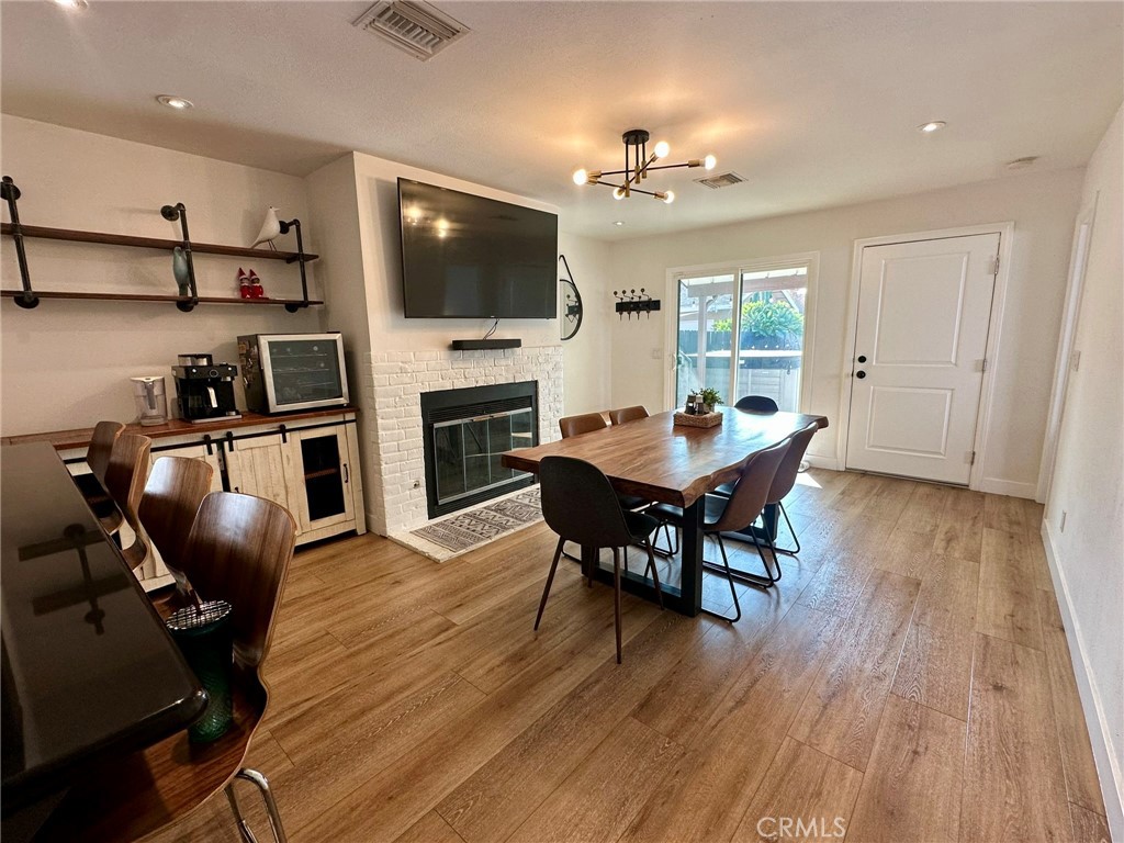 206 W Mountain View Avenue