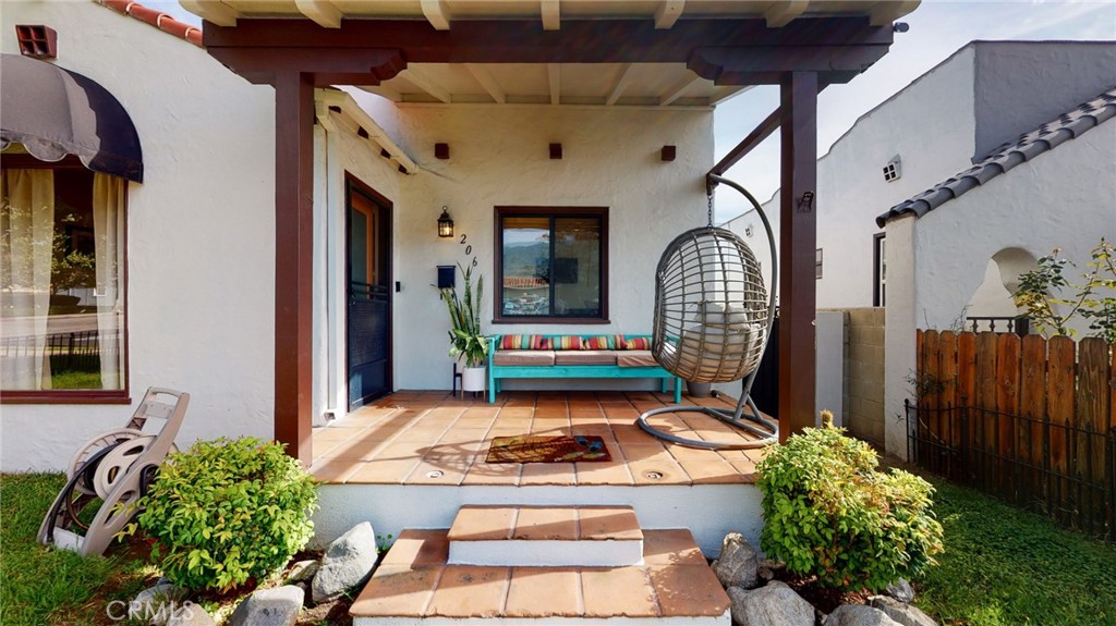 206 W Mountain View Avenue