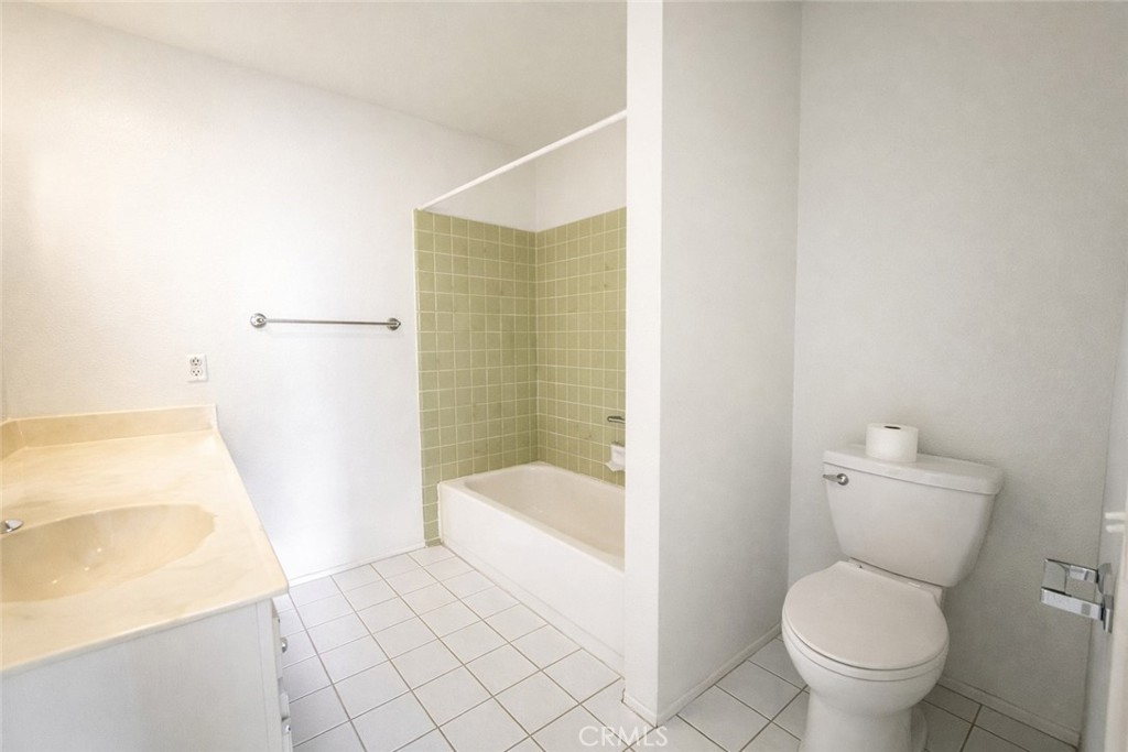 140 Walnut Avenue 4B