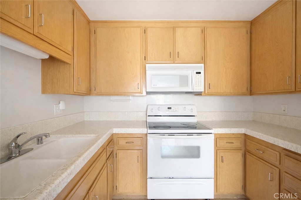 140 Walnut Avenue 4B