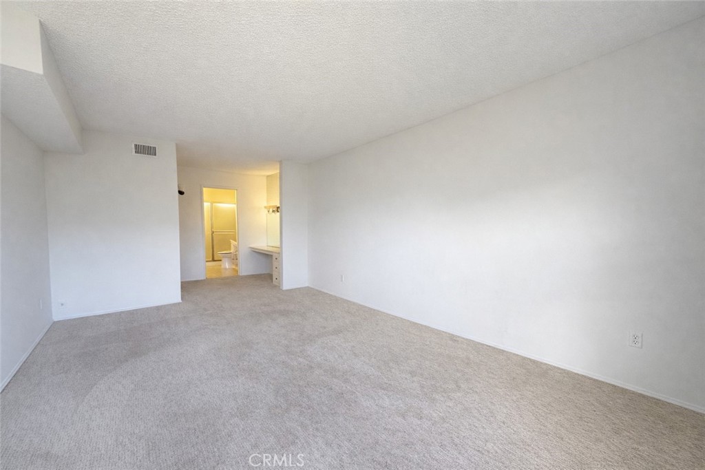 140 Walnut Avenue 4B