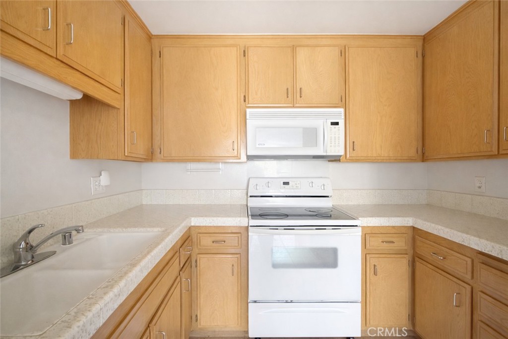 140 Walnut Avenue 4B