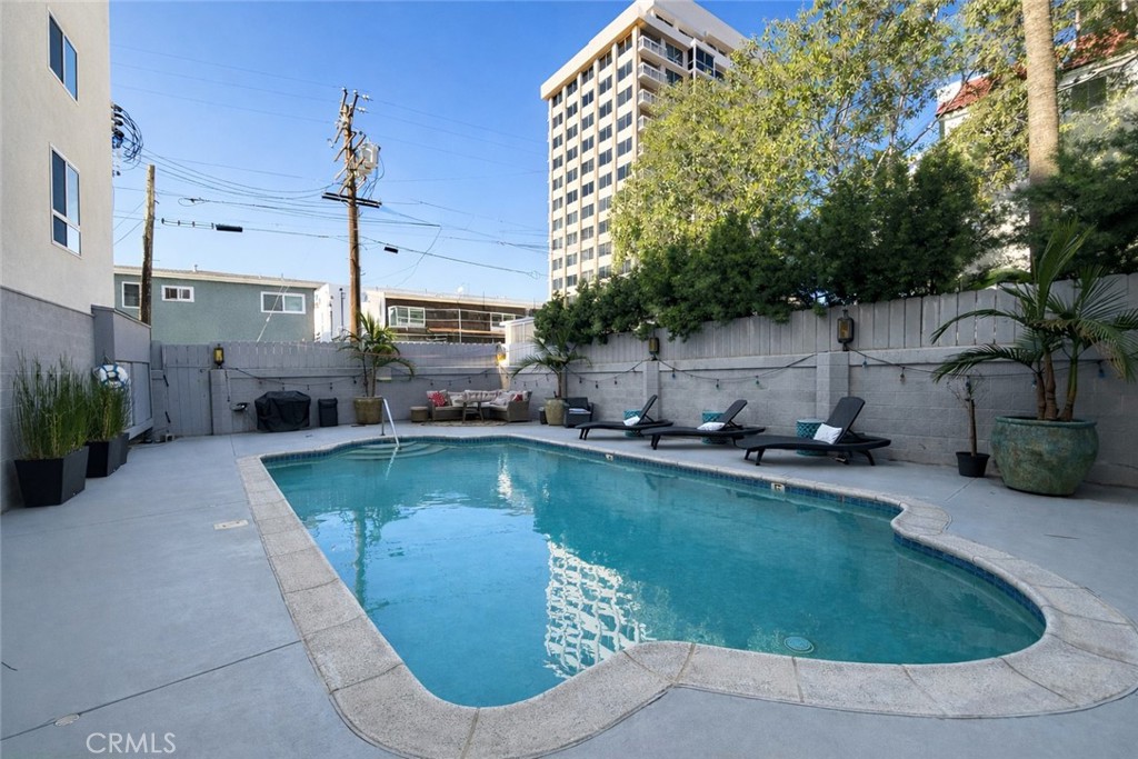 140 Walnut Avenue 4B