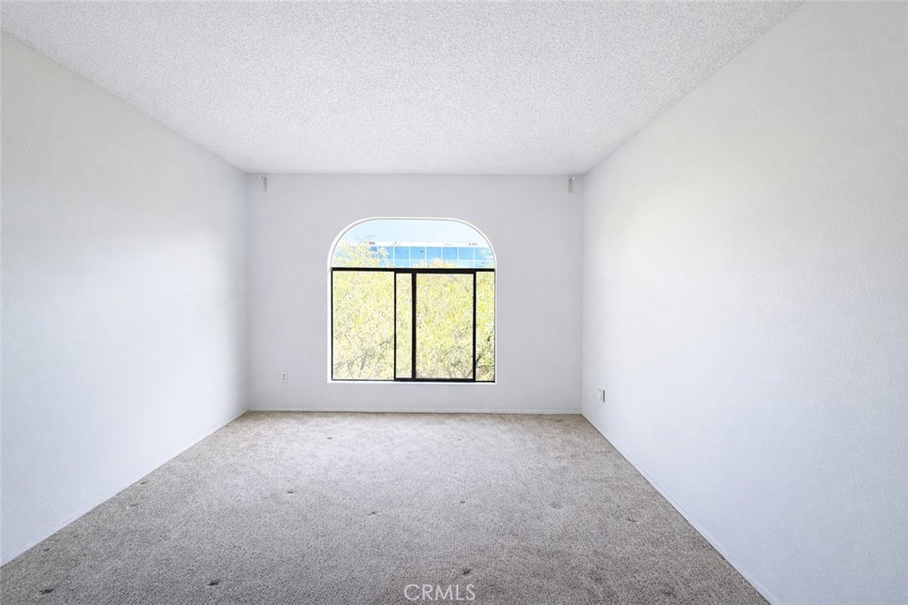140 Walnut Avenue 4B