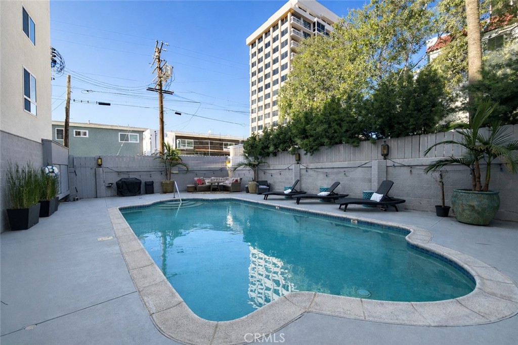 140 Walnut Avenue 4B