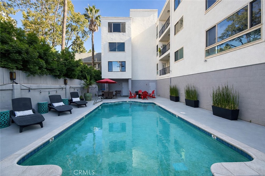 140 Walnut Avenue 4B