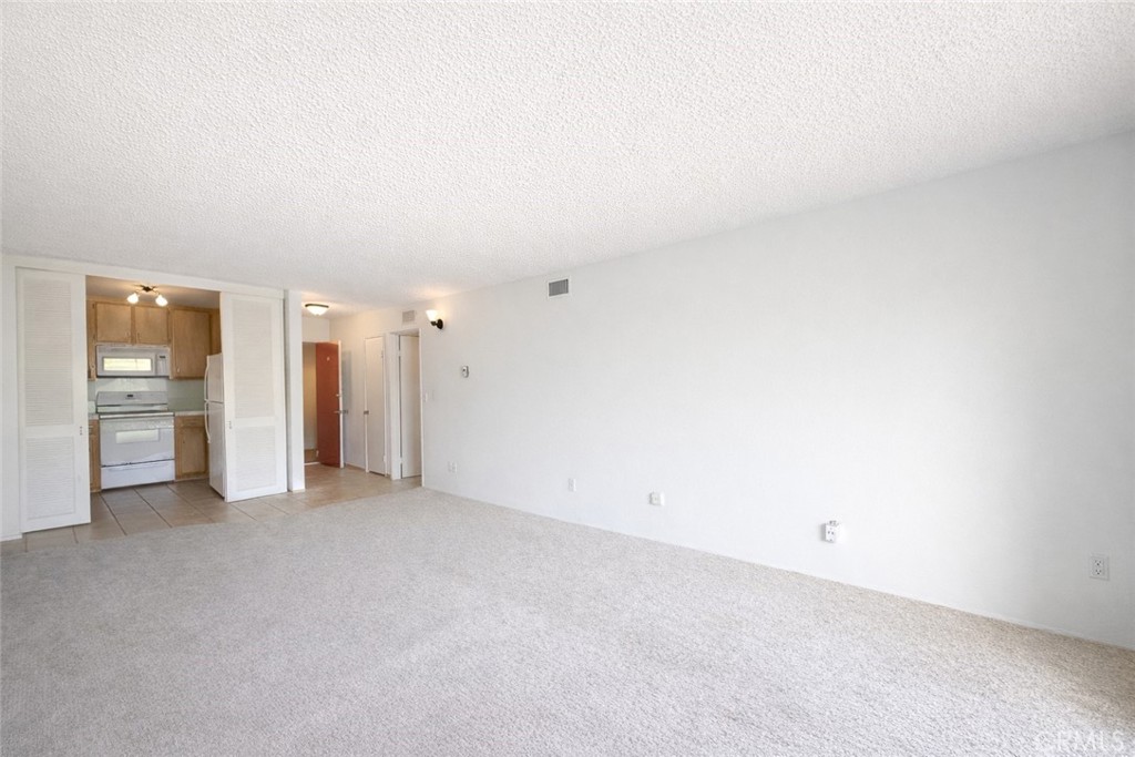 140 Walnut Avenue 4B