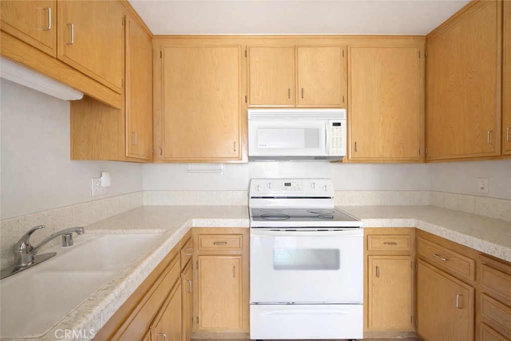 140 Walnut Avenue 4B