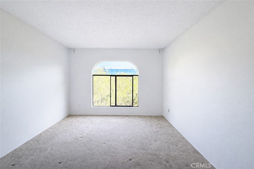 140 Walnut Avenue 4B