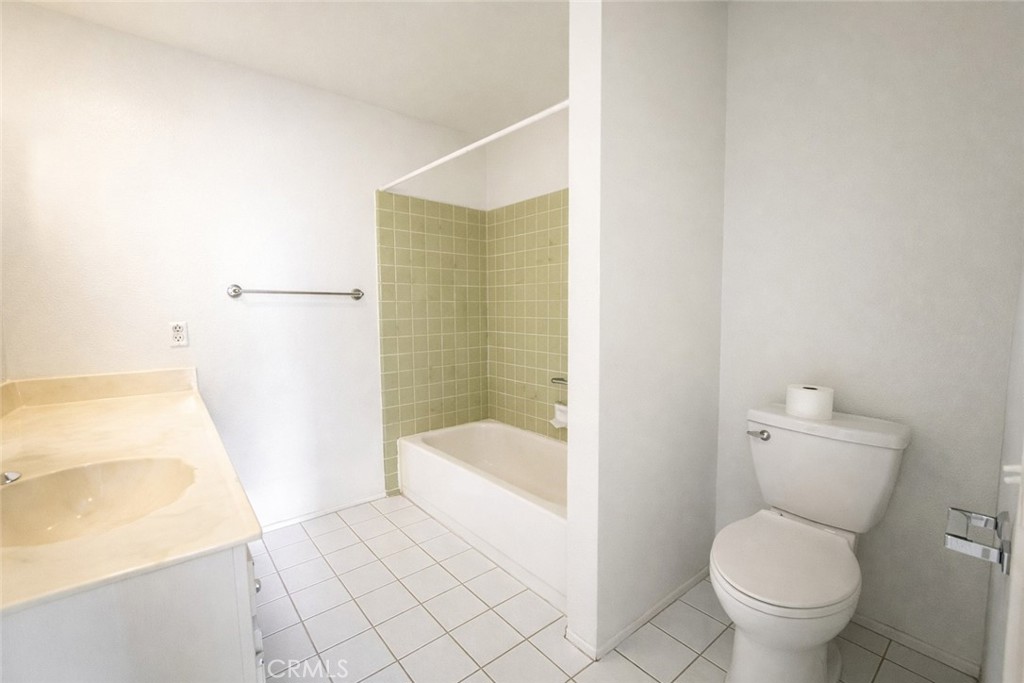 140 Walnut Avenue 4B