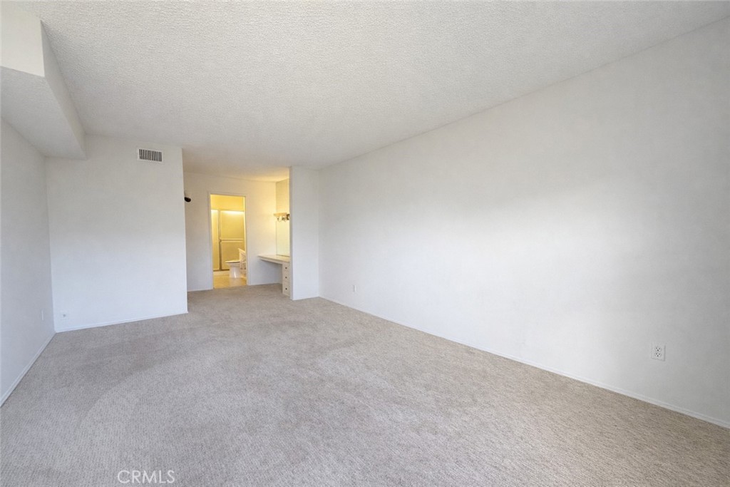 140 Walnut Avenue 4B