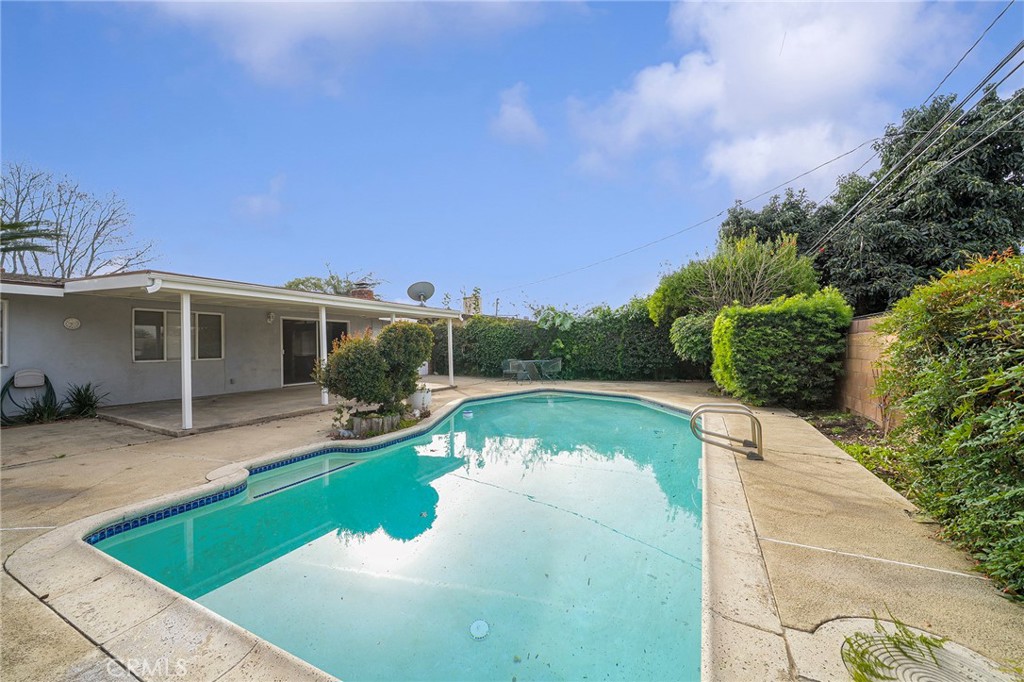 645 S Eastbury Avenue