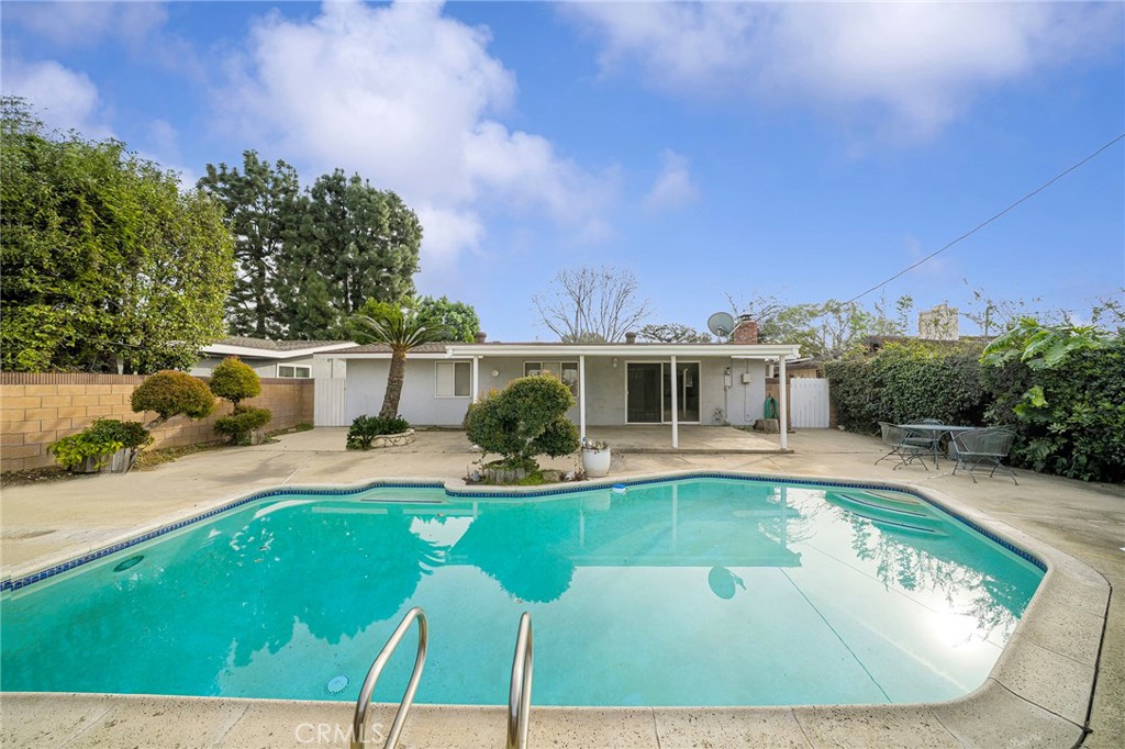 645 S Eastbury Avenue