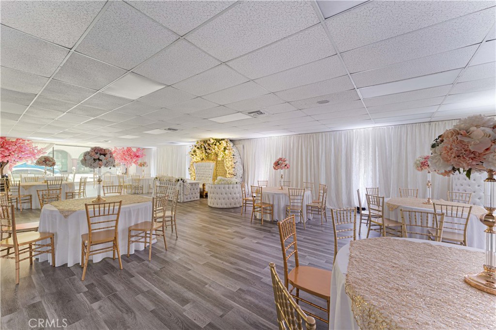 6265 Van Nuys Boulevard