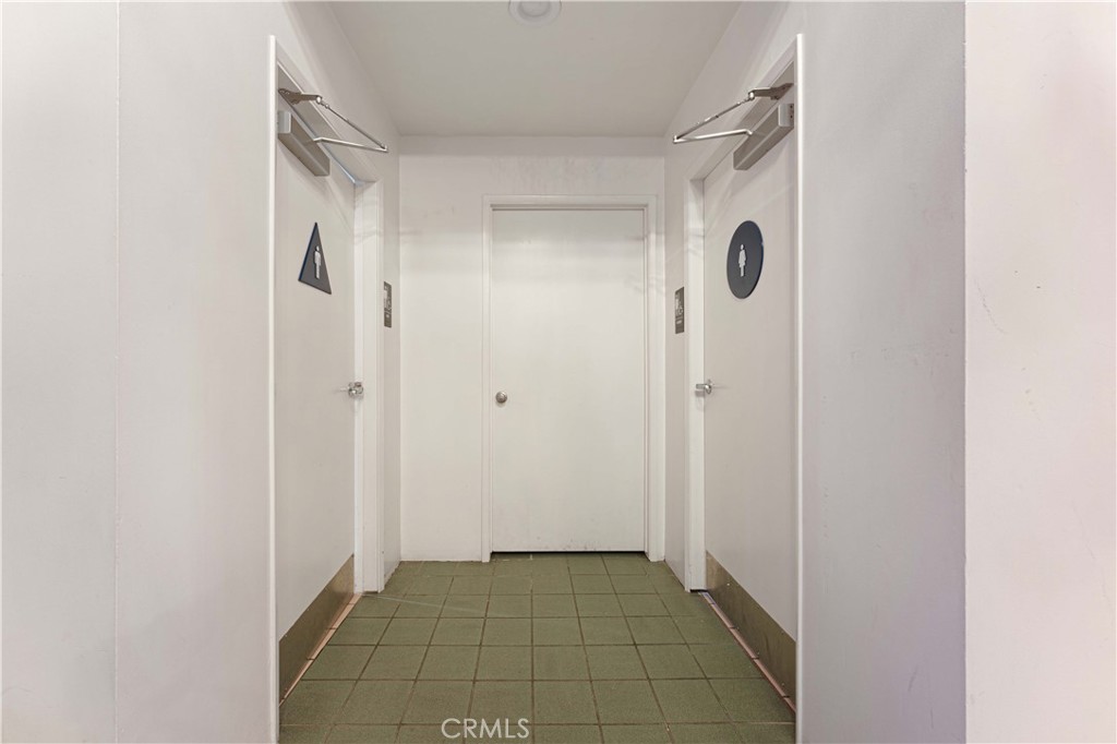 6265 Van Nuys Boulevard