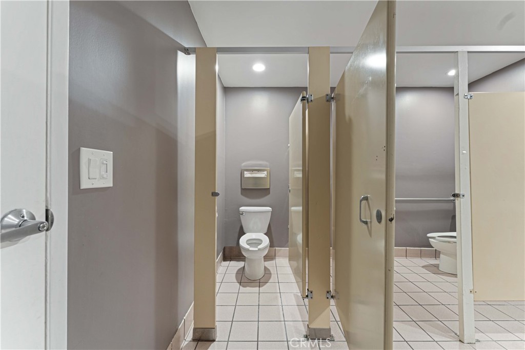 6265 Van Nuys Boulevard