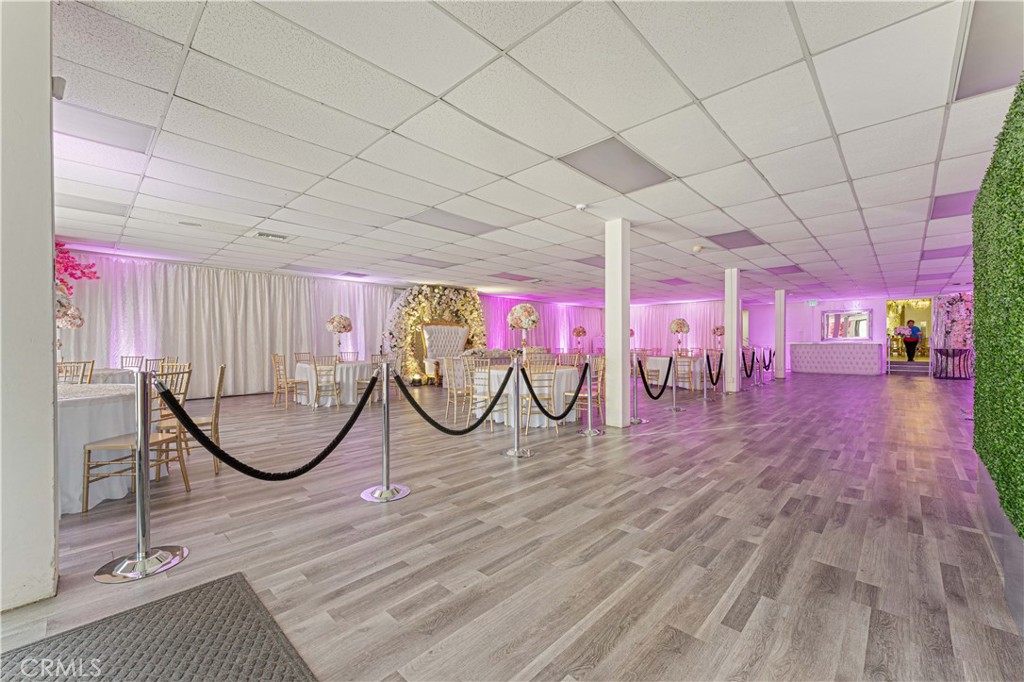 6265 Van Nuys Boulevard