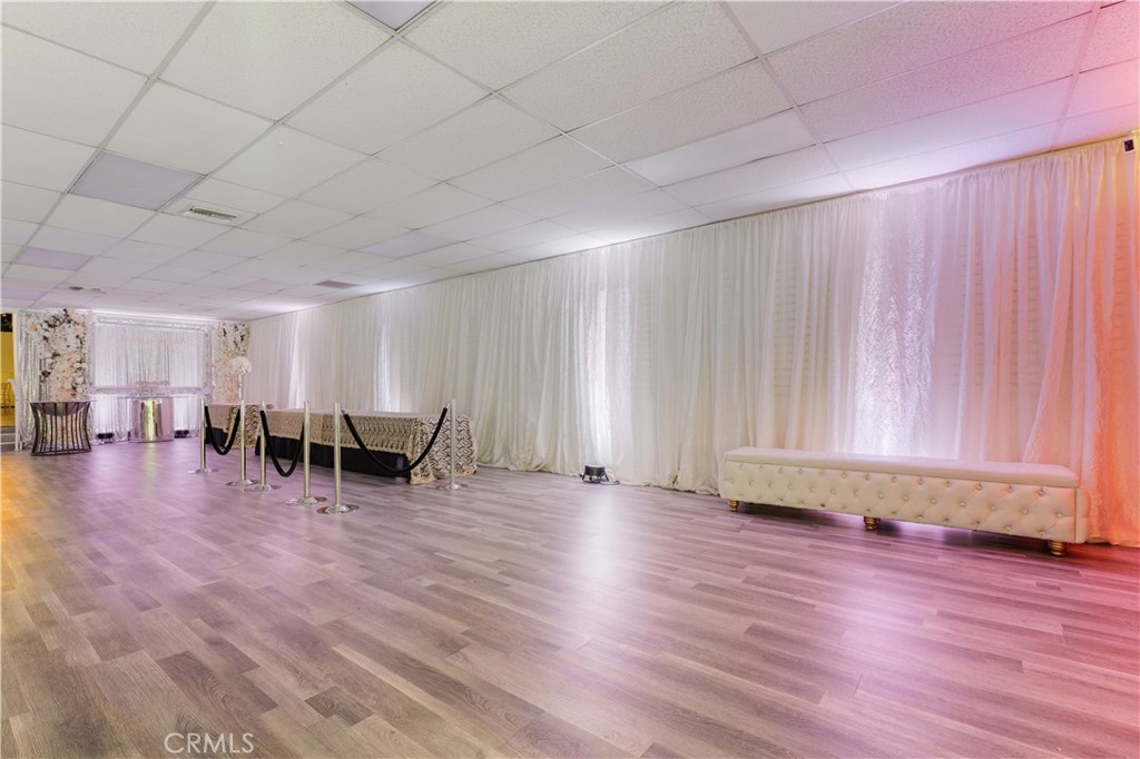 6265 Van Nuys Boulevard
