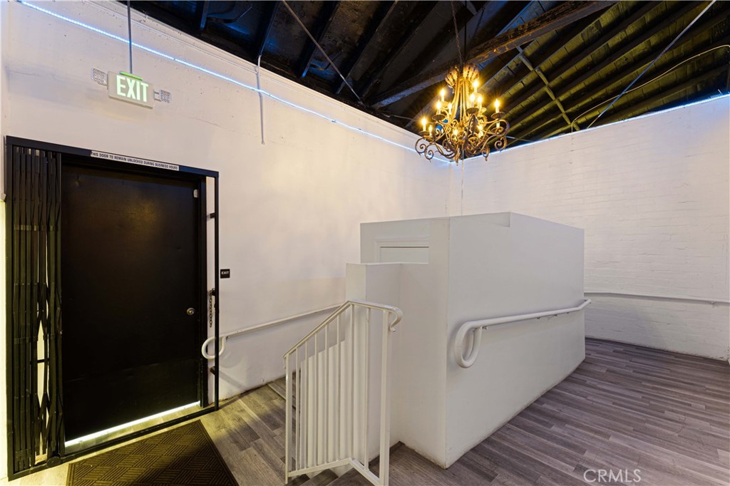 6265 Van Nuys Boulevard