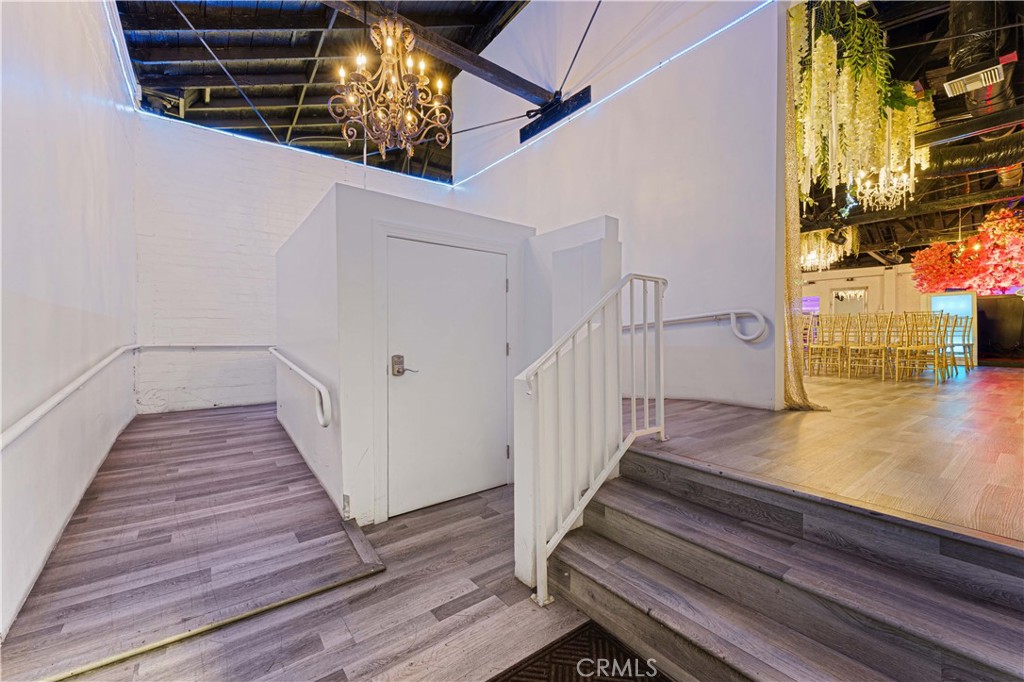 6265 Van Nuys Boulevard