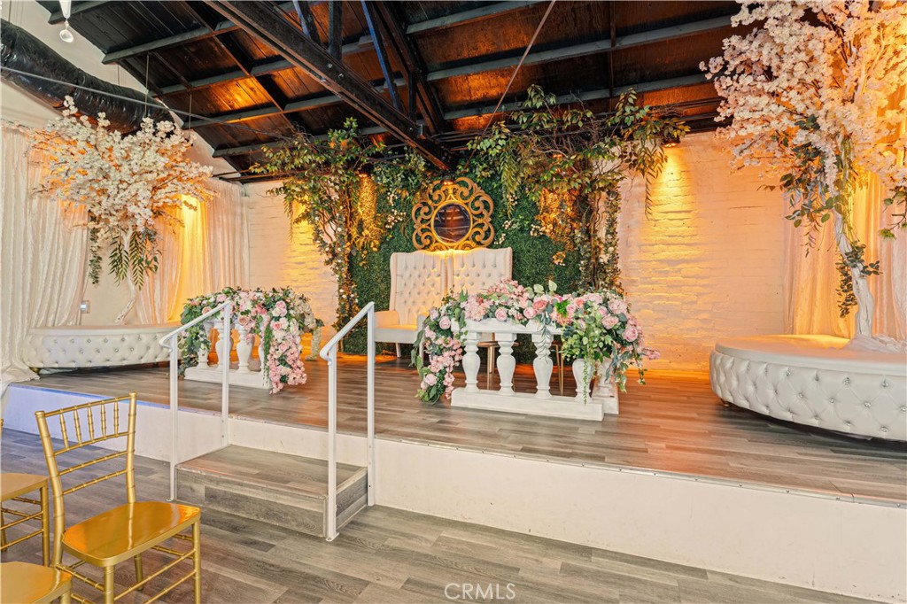 6265 Van Nuys Boulevard