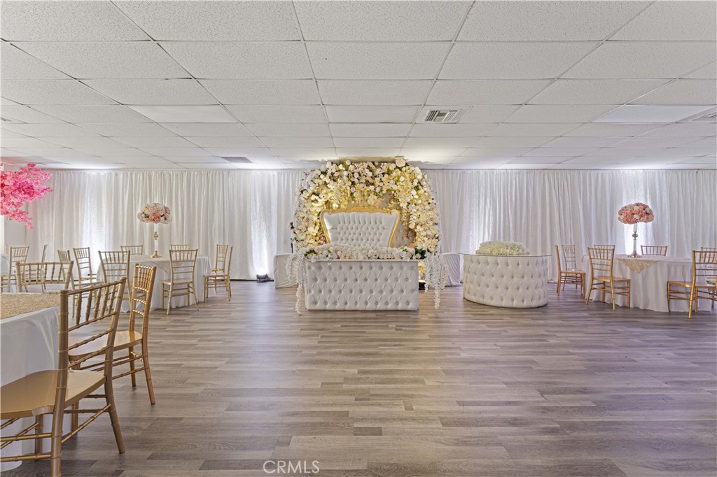 6265 Van Nuys Boulevard