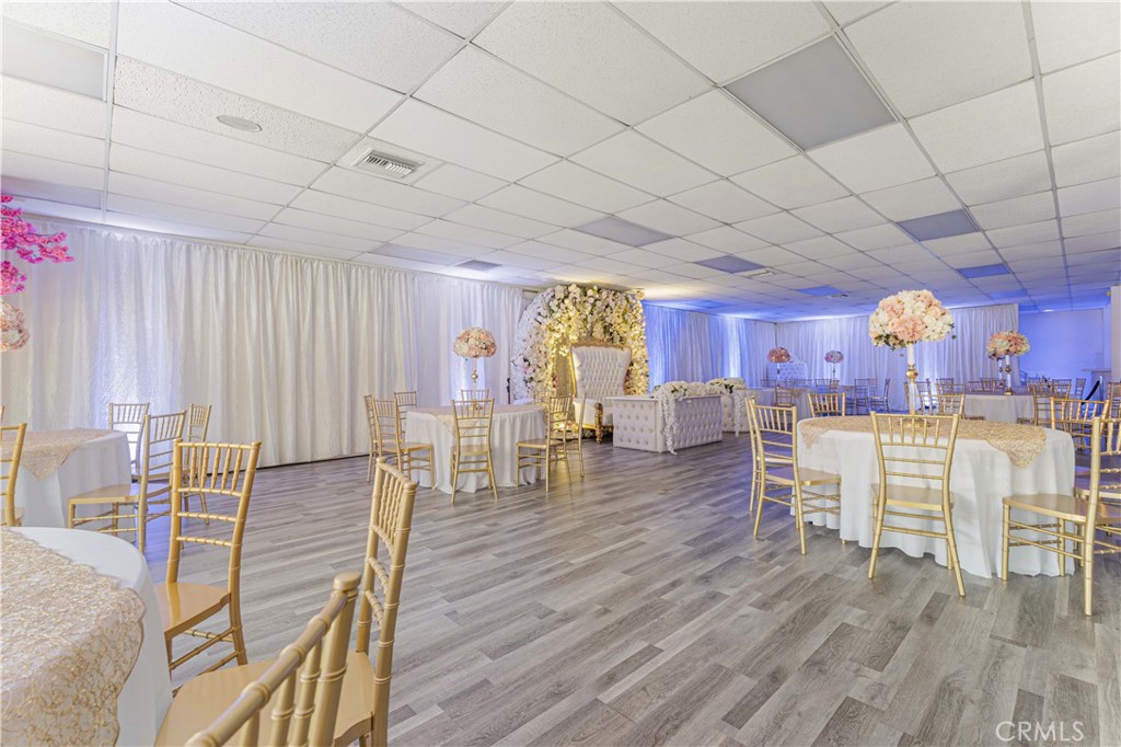 6265 Van Nuys Boulevard