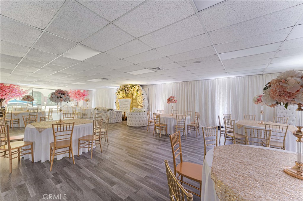 6265 Van Nuys Boulevard