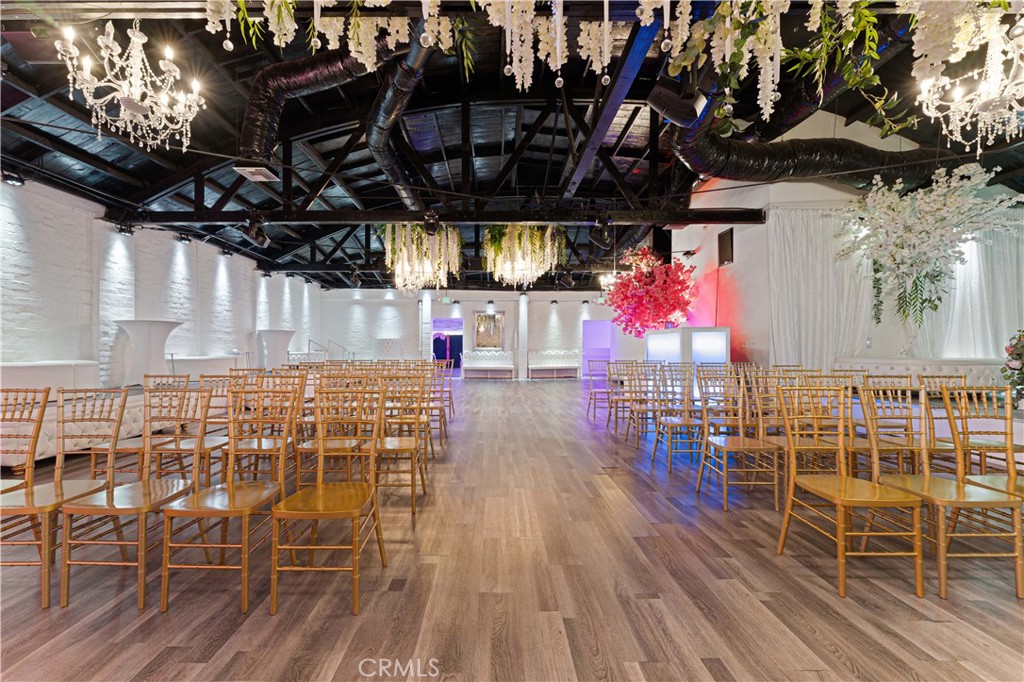 6265 Van Nuys Boulevard