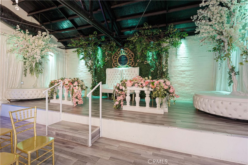 6265 Van Nuys Boulevard