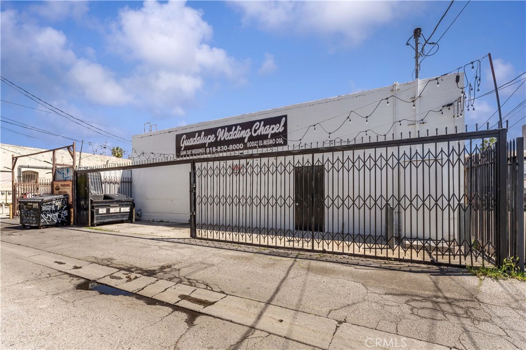 6265 Van Nuys Boulevard