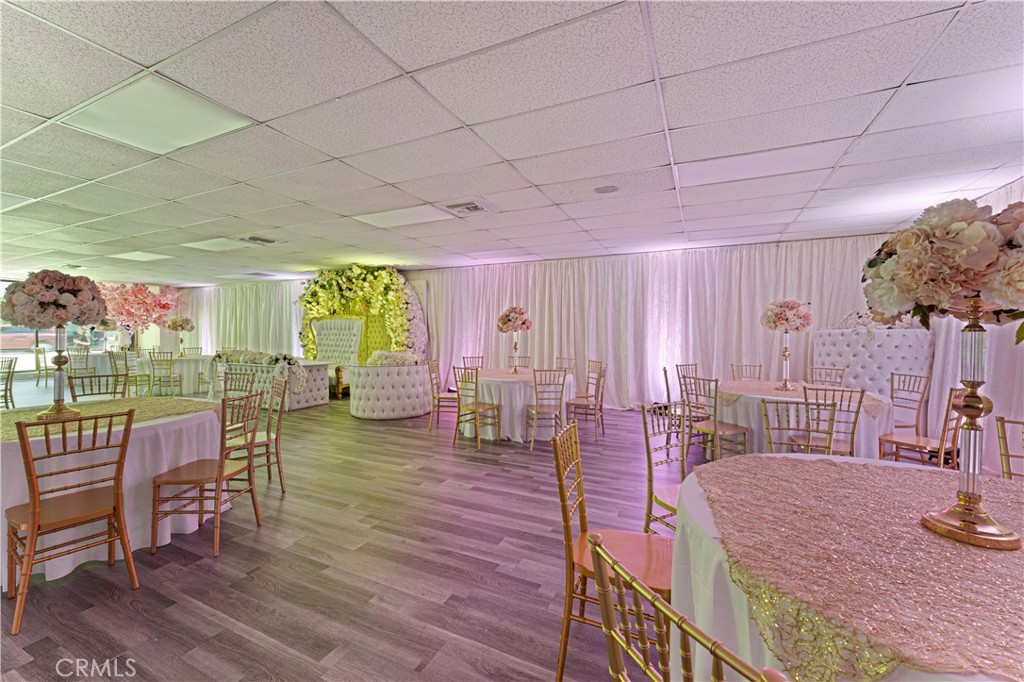 6265 Van Nuys Boulevard