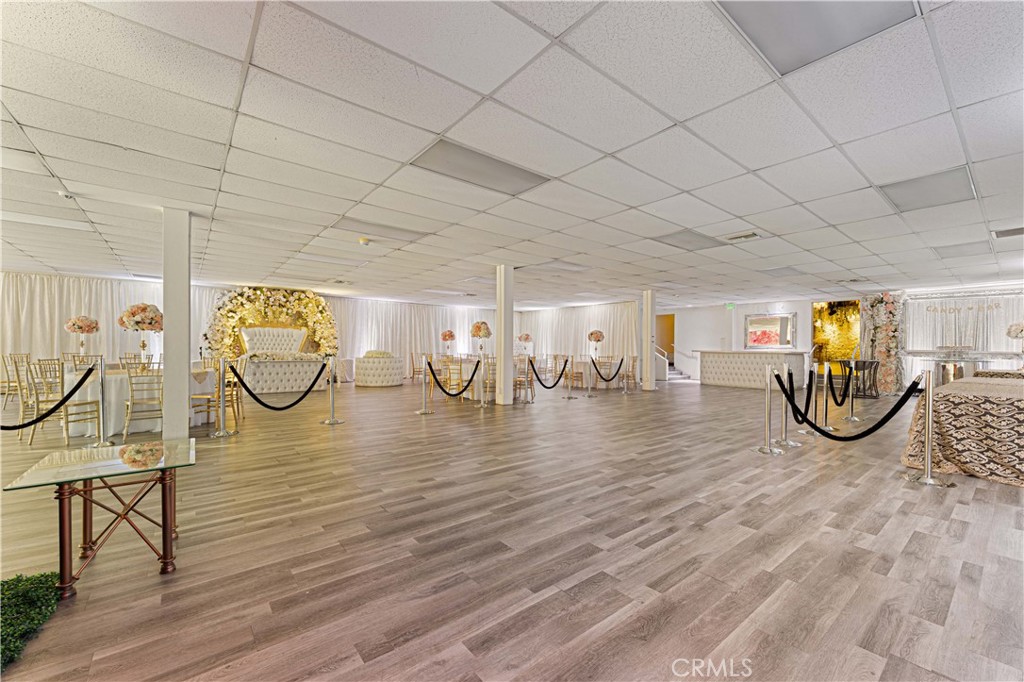 6265 Van Nuys Boulevard