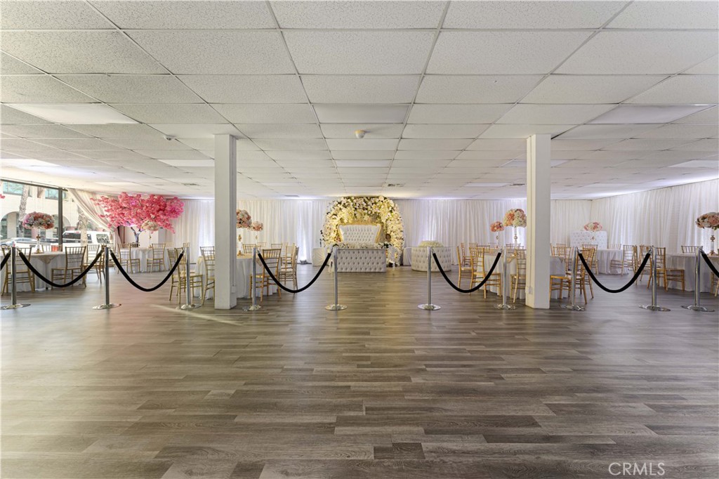 6265 Van Nuys Boulevard