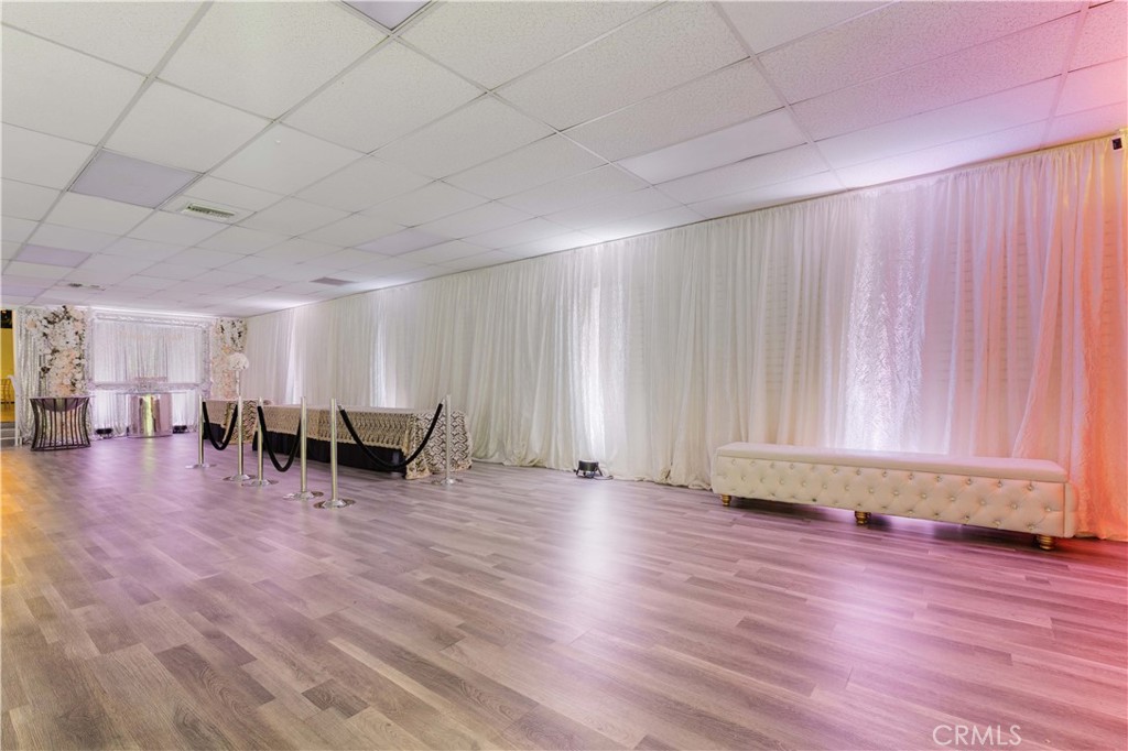 6265 Van Nuys Boulevard