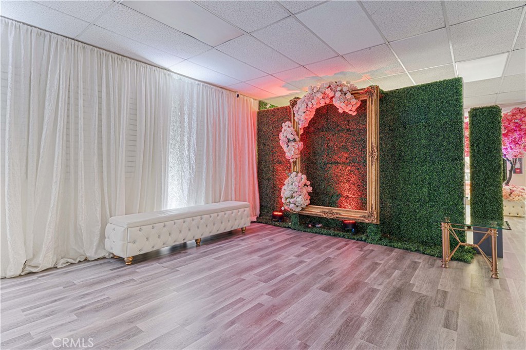 6265 Van Nuys Boulevard