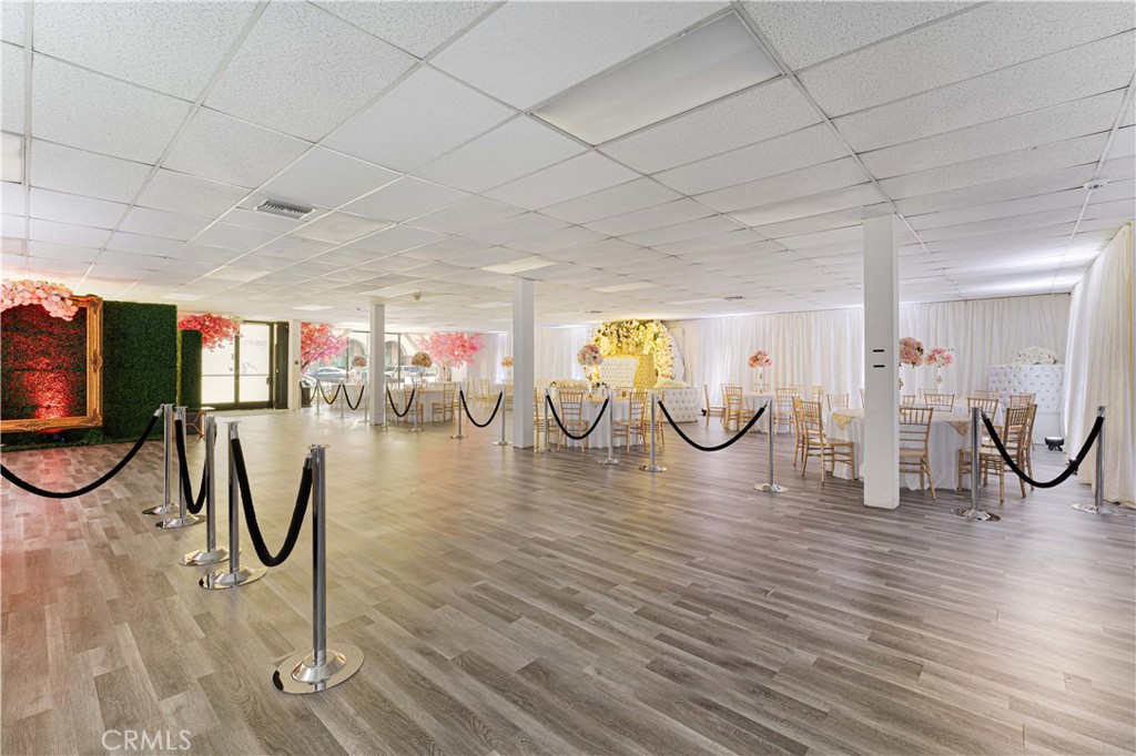 6265 Van Nuys Boulevard