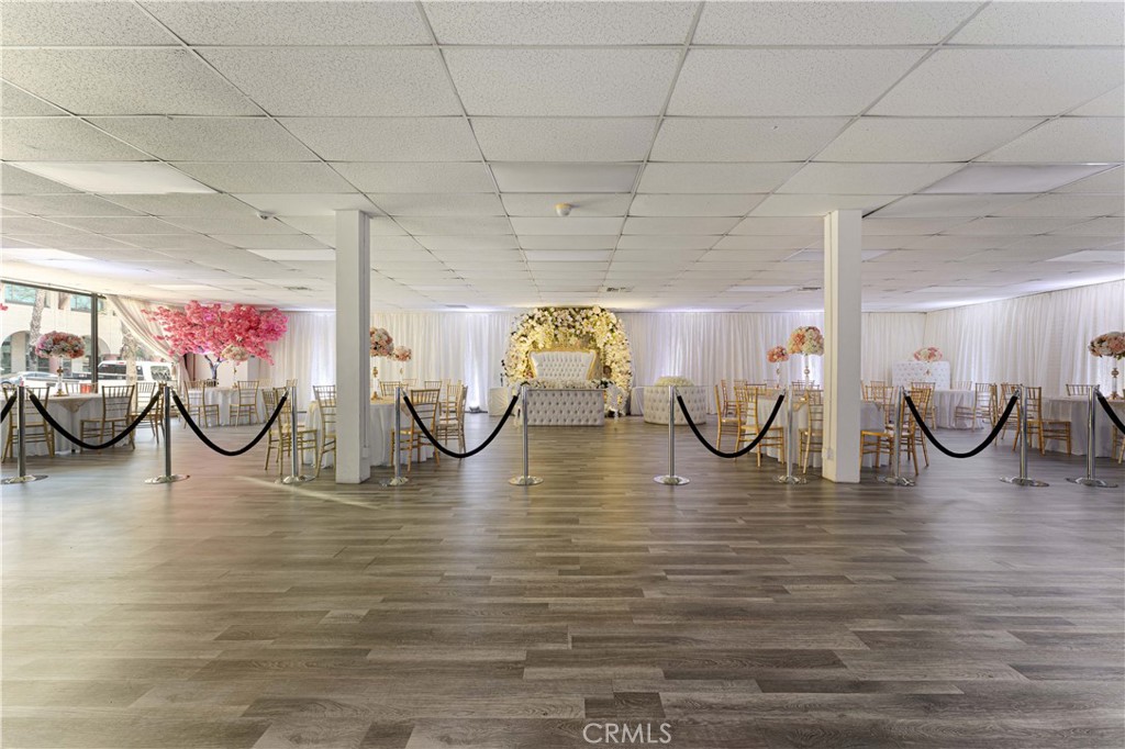 6265 Van Nuys Boulevard