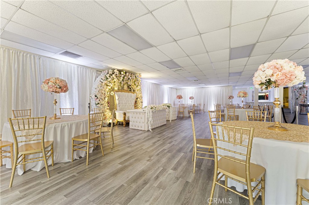 6265 Van Nuys Boulevard