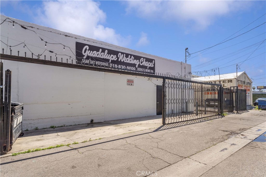 6265 Van Nuys Boulevard