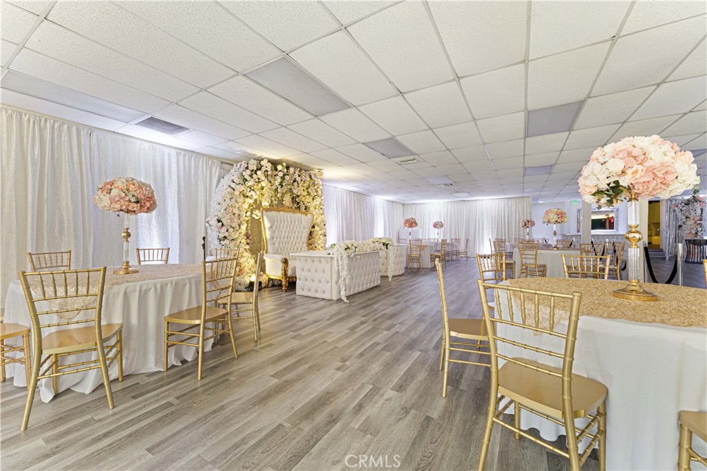 6265 Van Nuys Boulevard