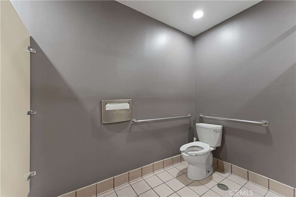 6265 Van Nuys Boulevard