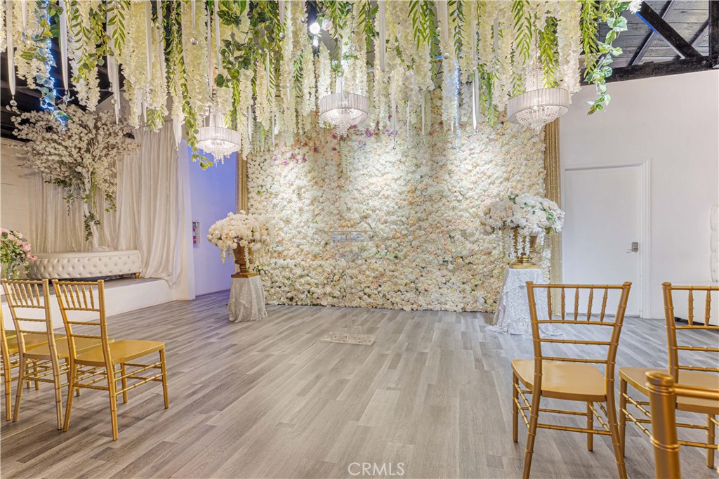 6265 Van Nuys Boulevard