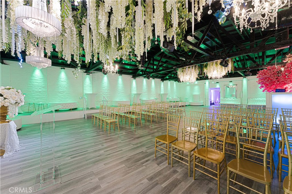 6265 Van Nuys Boulevard