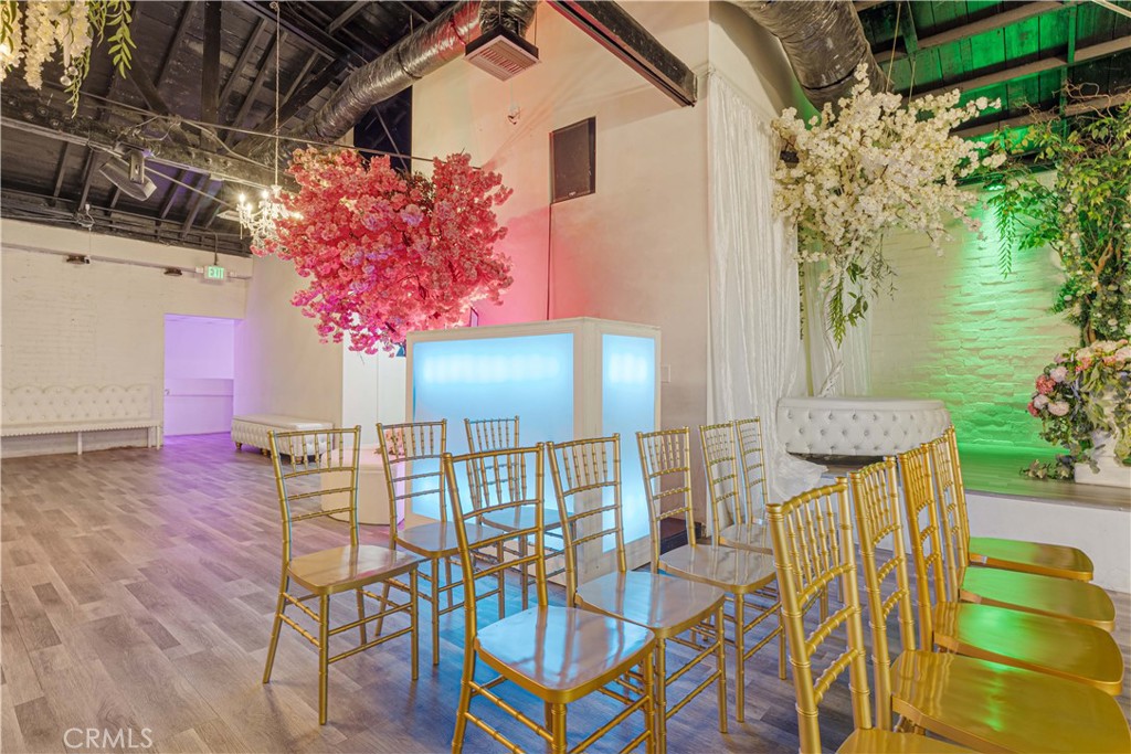 6265 Van Nuys Boulevard