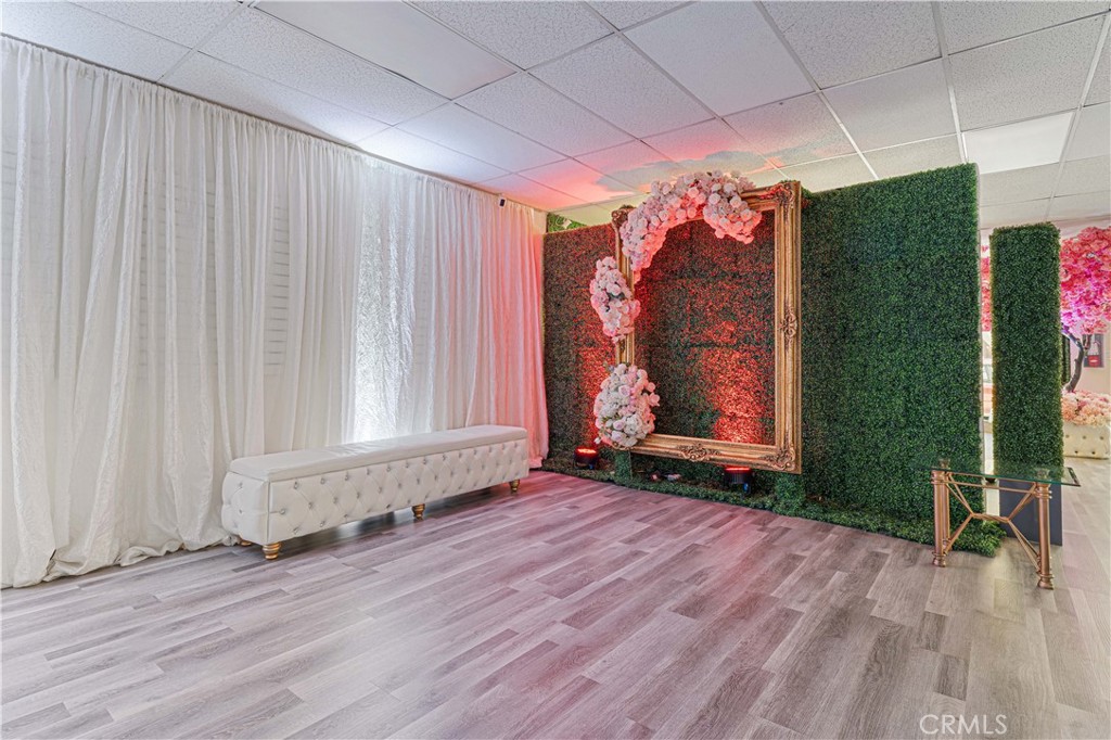 6265 Van Nuys Boulevard