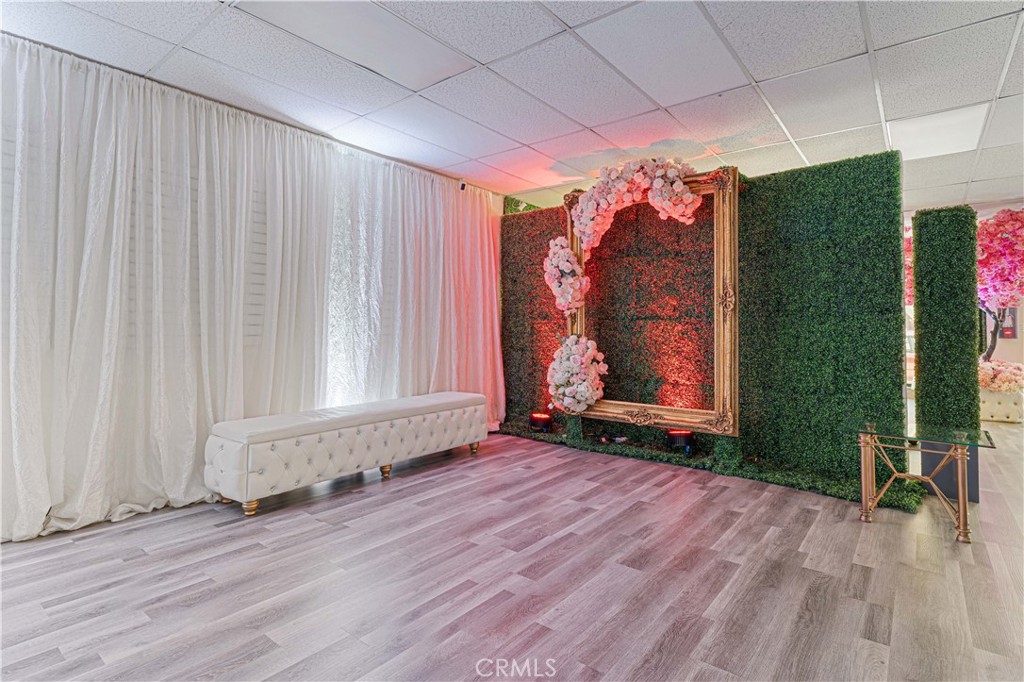 6265 Van Nuys Boulevard