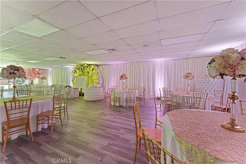 6265 Van Nuys Boulevard